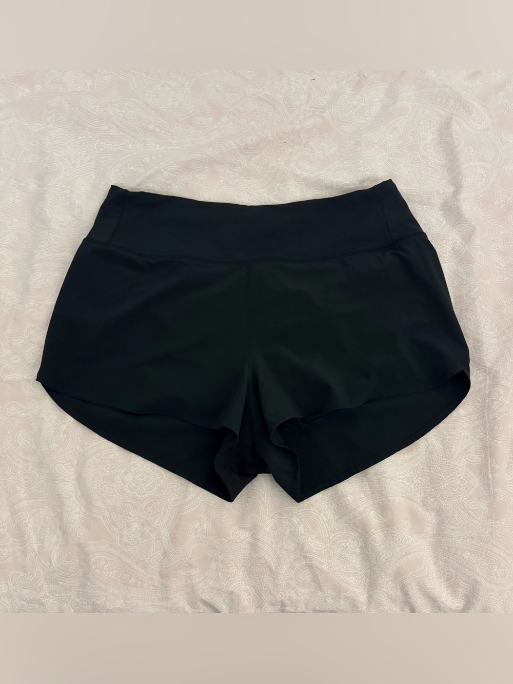Lululemon mesh back speed up shorts